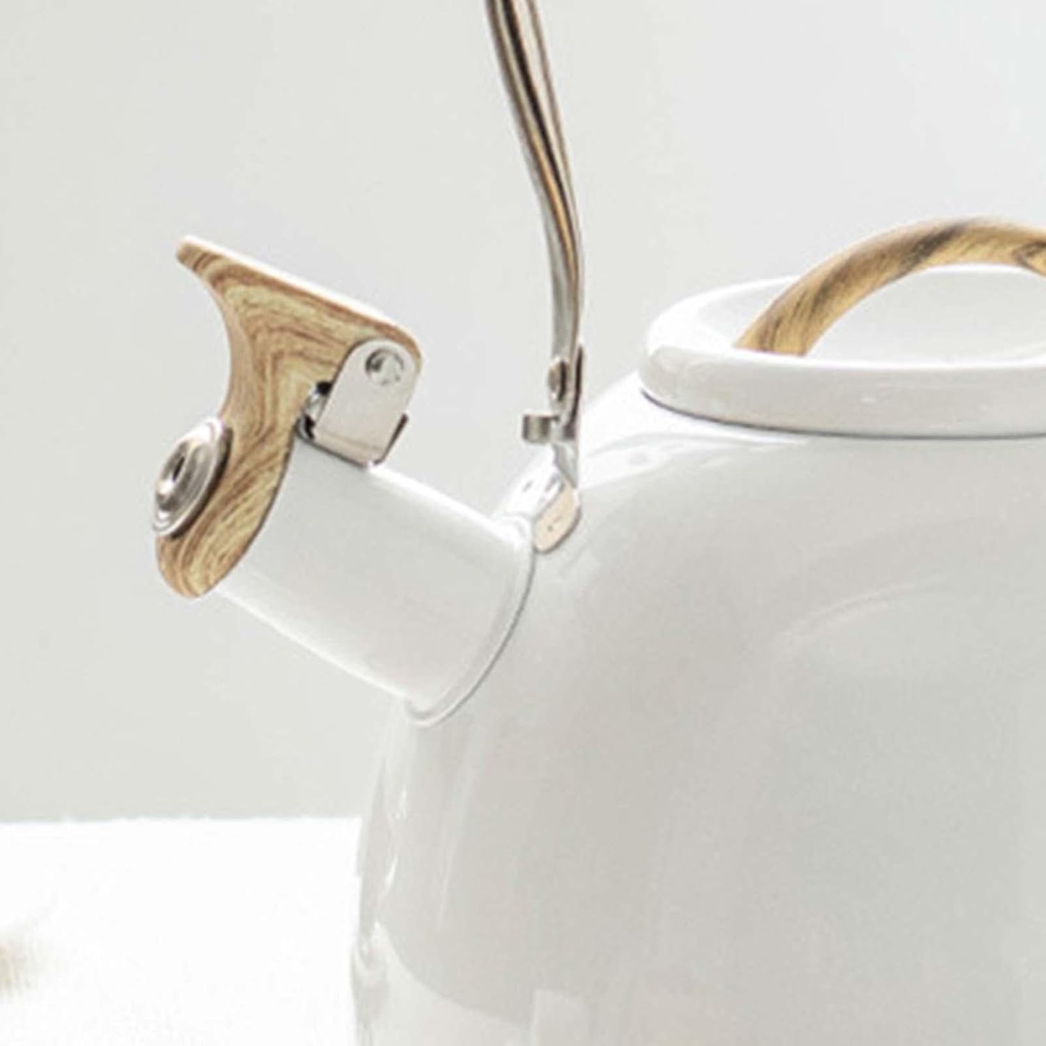 SILNOVO® Stainless Steel Stovetop Tea Kettle Wooden Handle Cookware