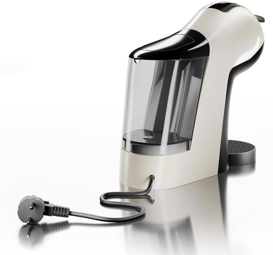 Tristar CM-2301 brewing coffee into a cup