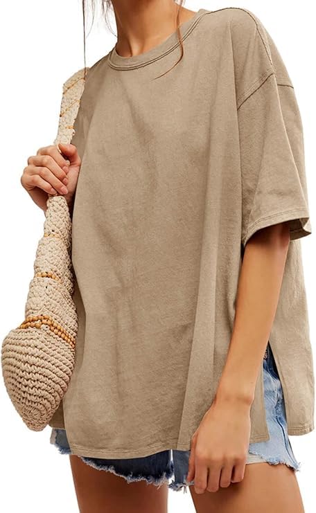 Tankaneo Damen T-Shirt Oversize Kurzarm Rundhals Oberteile Sommer Locker Einfarbig Bluse Lang Casual Basic Shirt Tops mit Seitenschlitzen Khaki M