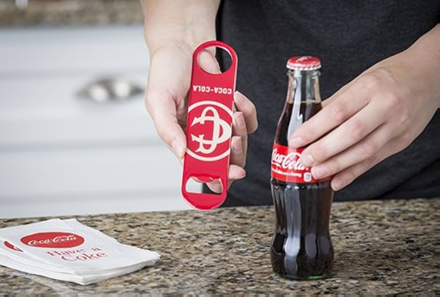 コカコーラ Coca-Cola Amazon.com: Tablecraft Coca-Cola Classic Logo Flat Bottle