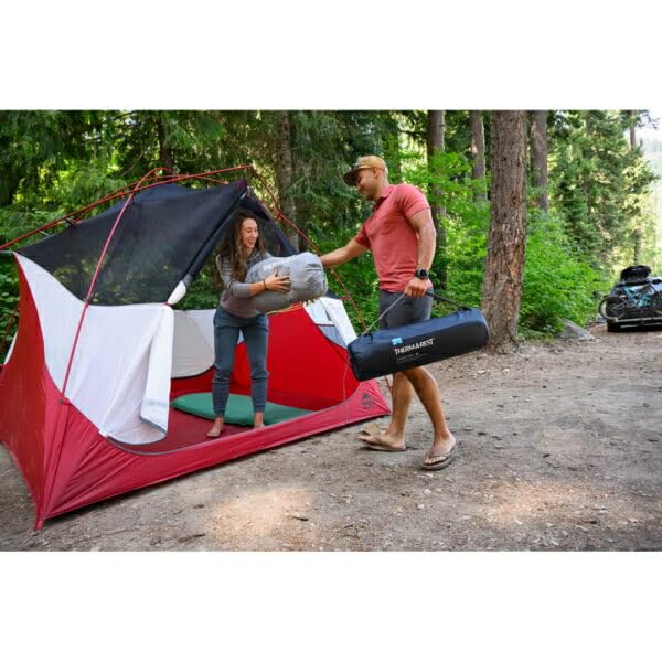 THERMAREST BaseCamp スリーピングマット 2枚セット BaseCamp Self-Inflating Foam Camping Mattress | Therm-a-Rest