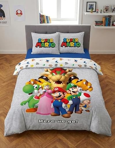 Juego de funda nórdica Super Mario 240 x 220 + 2 fundas de almohada de 65 x 65 cm, diseño oficial con Mario, Luigi, melocotón, Yoshi y Bowser – Ropa de cama de microfibra ultra suave reversible | Ya disponible en tu tienda friki favorita! En mundofriki.es! Juego de funda nórdica Super Mario 240 x 220 + 2 fundas de almohada de 65 x 65 cm, diseño oficial con Mario, Luigi, melocotón, Yoshi y Bowser – Ropa de cama de microfibra ultra suave reversible | Ya disponible en tu tienda friki favorita! En mundofriki.es!