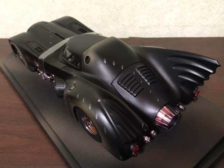 価格変更 1/18 マテル（ホットウィール）バットモービル バトル