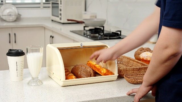 Amazon.com: Gagee Bread Box for Kitchen Countertop,Acrylic Bread