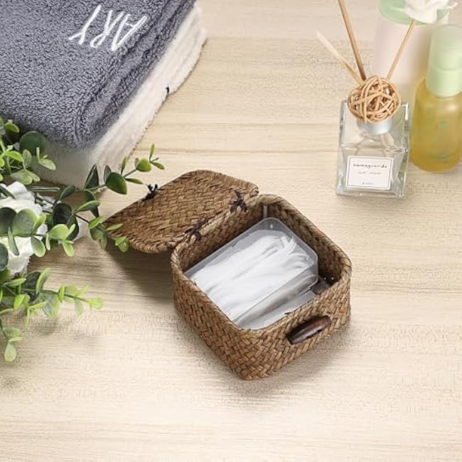 Hipiwe Small Seagrass Basket Wicker Shelf Baskets with Lid Mini Decorative Box Natural Storage Basket for Organizing Key Candy, Home Decor, 3.5L x 3.5W x 2H