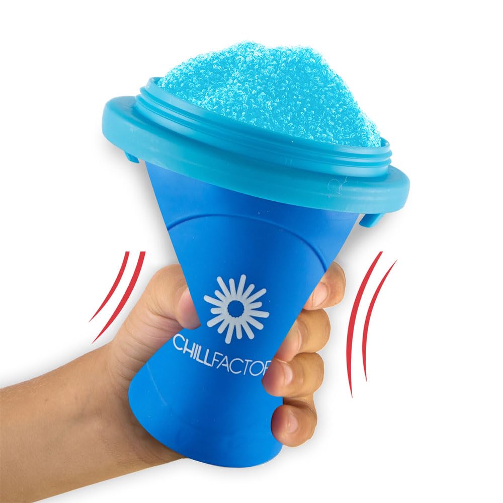 BANDAI - CHILLFACTOR CO08007 niebieska zabawka kuchenna - maszyna do granitowania ze słomką wielokrotnego użytku i słomką, zabawka rodzinna, idealna na prezent.