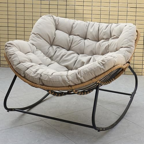 Migliora il tuo spazio con la nostra elegante sedia a dondolo, perfetta per uso interno ed esterno. Questa sedia versatile migliora l'arredamento della tua camera da letto offrendo un posto confortevole per il tuo giardino o patio. Goditi il relax e il tempo libero in qualsiasi ambiente con il suo design chic e la costruzione robusta, che lo rendono una grande aggiunta alla tua collezione di mobili per la casa.