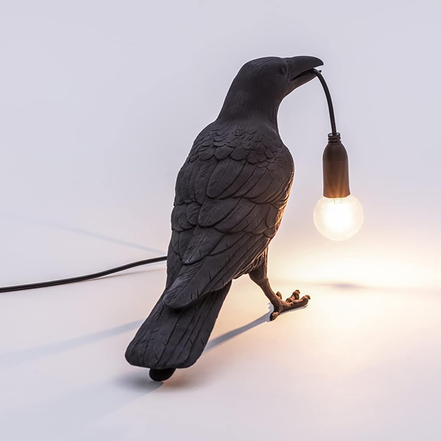 Crow Desk Lamp,Decorative Raven Bird Table Lamp, Black Resin Design Table Light with LED Bulb,Table Lamps Bedside Decor for Living Room