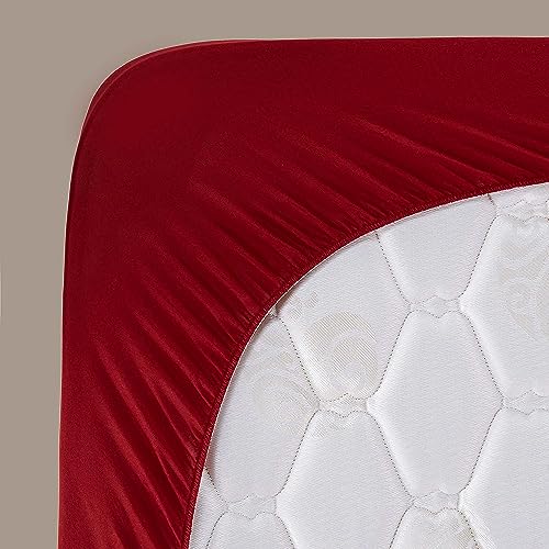 Amazon Brand - Solimo Mattress Protector, Durable, Elastic Fit, Washable (King; 72 x 72 x 10; Polyester; Maroon) 5 51bptzga2yL