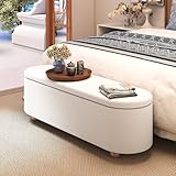 Banc avec rangement : ce banc de pied de lit offre une grande capacité de 150 L, idéal pour ranger de manière ordonnée vos draps, couvertures, vêtements, coussins, jouets, livres, etc. Grâce à son couvercle à charnières, il permet un accès facile aux objets, tout en garantissant une protection efficace contre la poussière et en évitant le désordre.