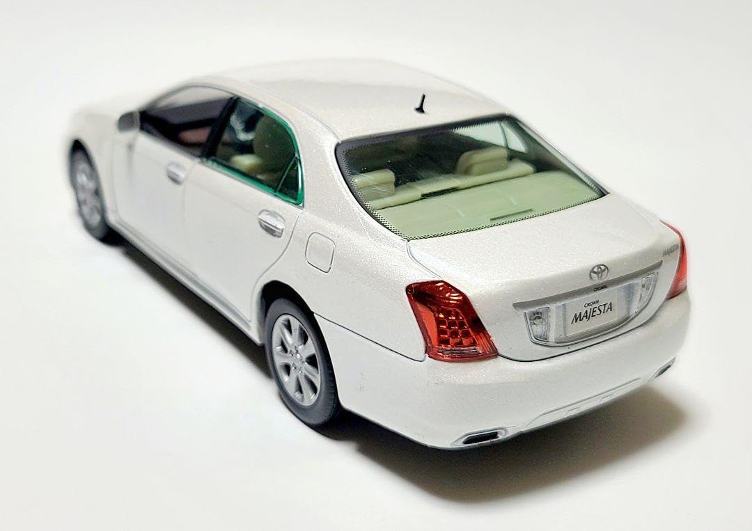 トヨタ 200系クラウンマジェスタ カラーサンプル Amazon | 1/30 ミニカー クラウンマジェスタ 200系 CROWN