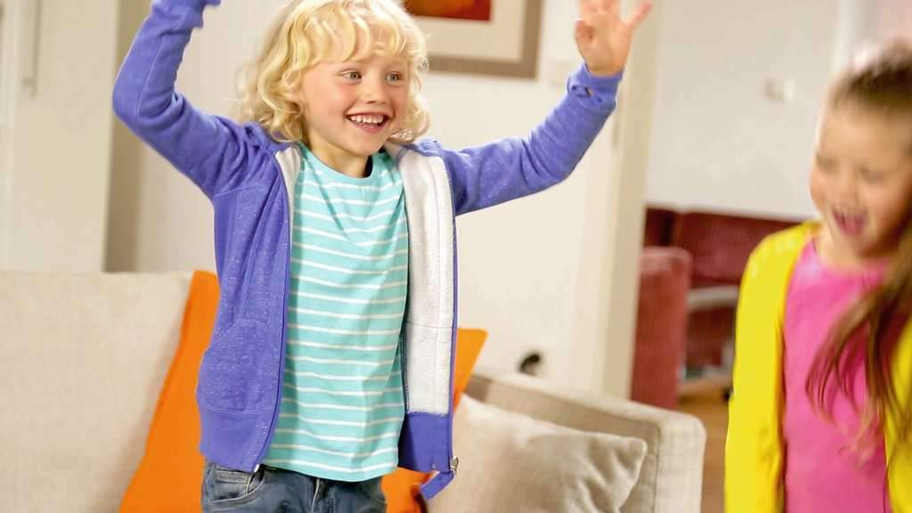 Ravensburger 21200 - Flotti Karotti, Bewegungsspiel für Kinder ab 4 Jahren, Familienspiel für Kinder und Erwachsene, Reaktionsspiel für 1-6 Spieler