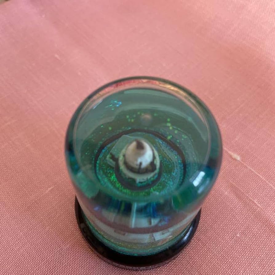 スノードーム【北海道フィギュアみやげ・襟裳岬灯台】レア・スノードーム 北海道フィギュアみやげ 新千歳空港限定の襟裳岬灯台スノー