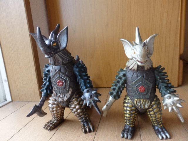 Amazon | 貴重レア・暴君怪獣タイラント・大きなソフビ・怪獣DX