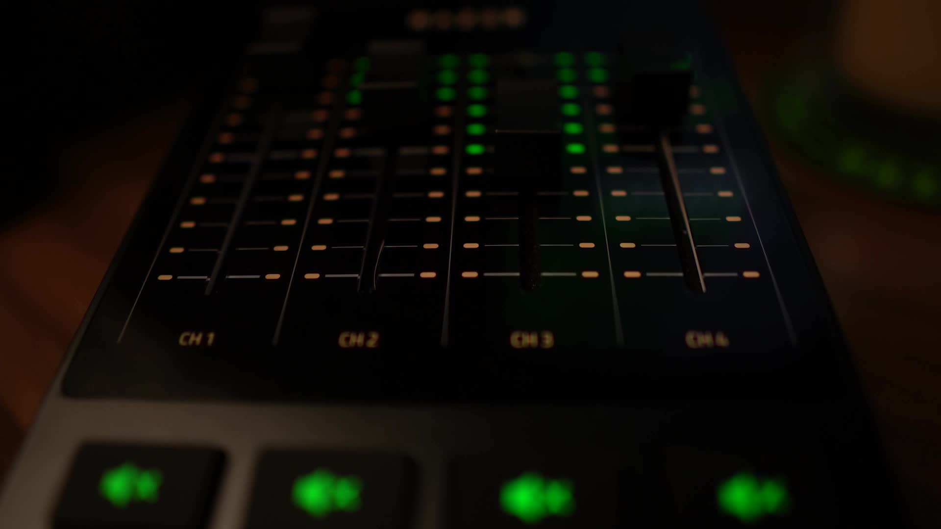 Razer Audio Mixer 4-Channel Streaming/Broadcasting Mixer