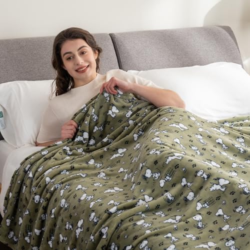 Image of Berkshire Blanket Peanuts VelvetLoft Cute Character Snoopy Plush Blanket,Loden Green,Twin 60 in x 90 in (Official Peanuts Product)
