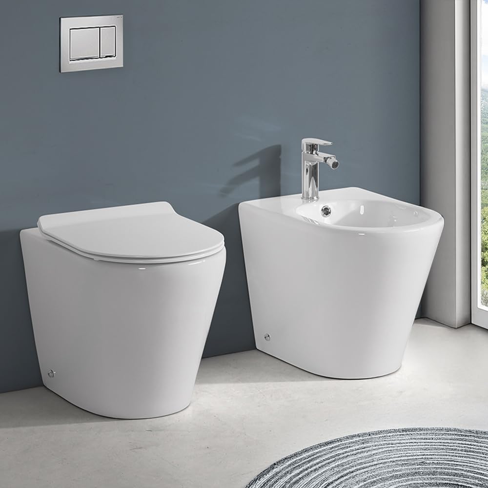 Coppia Sanitari Filomuro Serie Ukra WC E Bidet In Ceramica Bianco Tecnologia Rimless Per Igiene Totale Completi Di Copriwc Soft-Close