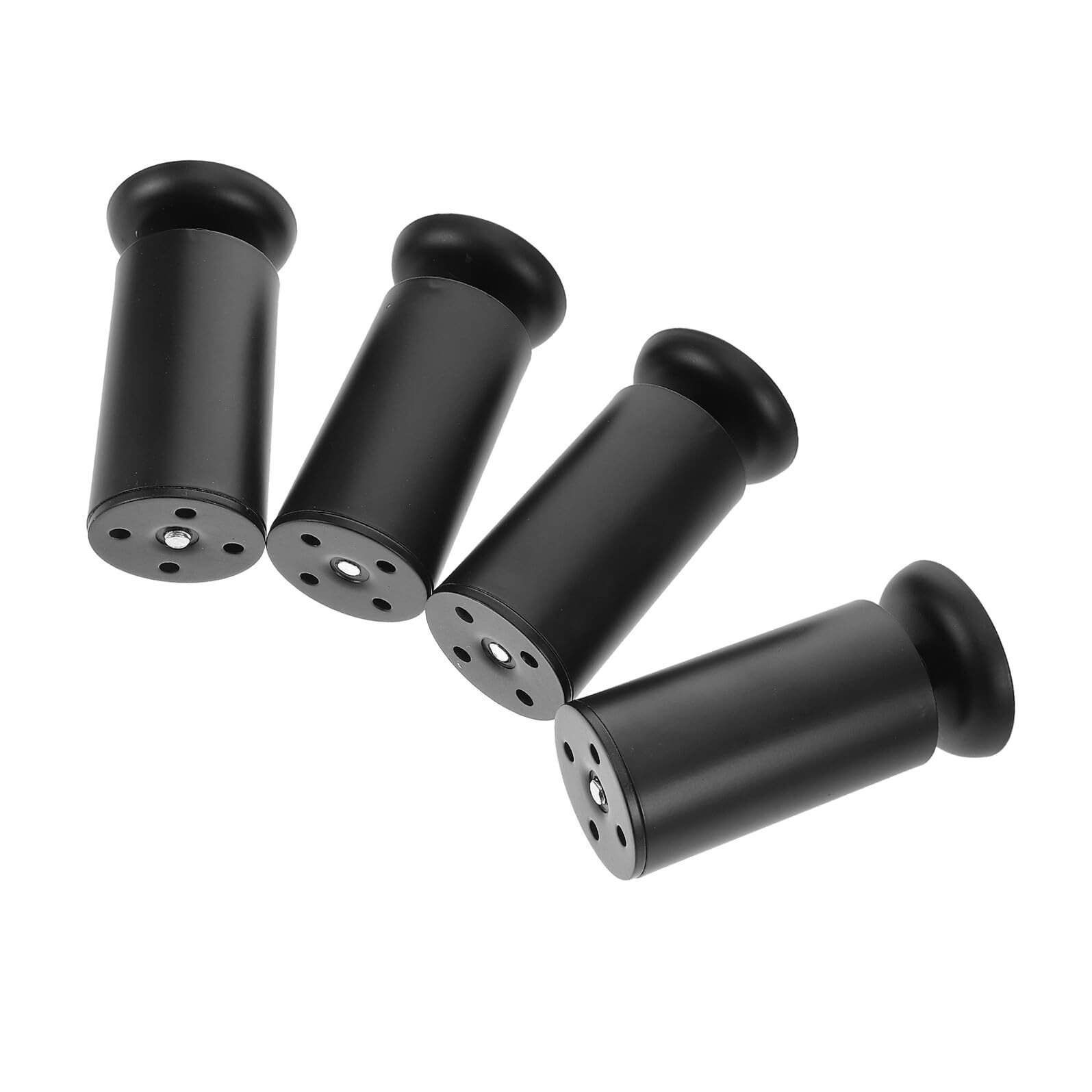 Meubles acier inoxydable sous un cadre de lit en bois pour une chambre stable et sereine