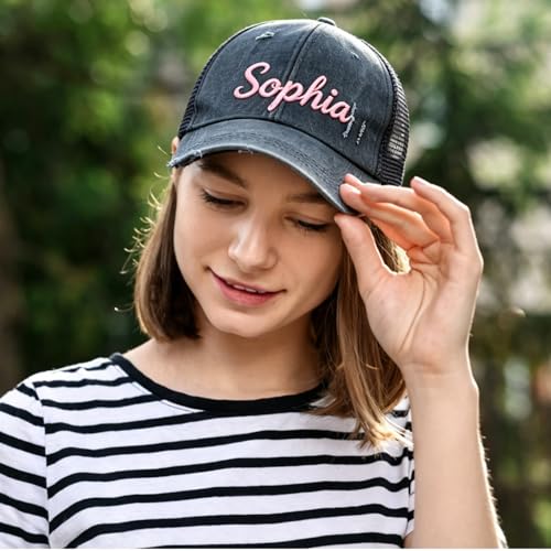 Gorra para mujer con abertura para coleta y bordado personalizado miniatura 3