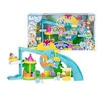 Bluey Theme Park, Themenpark, Wasserpark mit 2 Rutschen und Zubehör, inklusive Bingo-Figur, Lutscher und mehr, Berühmte (BLY84000)