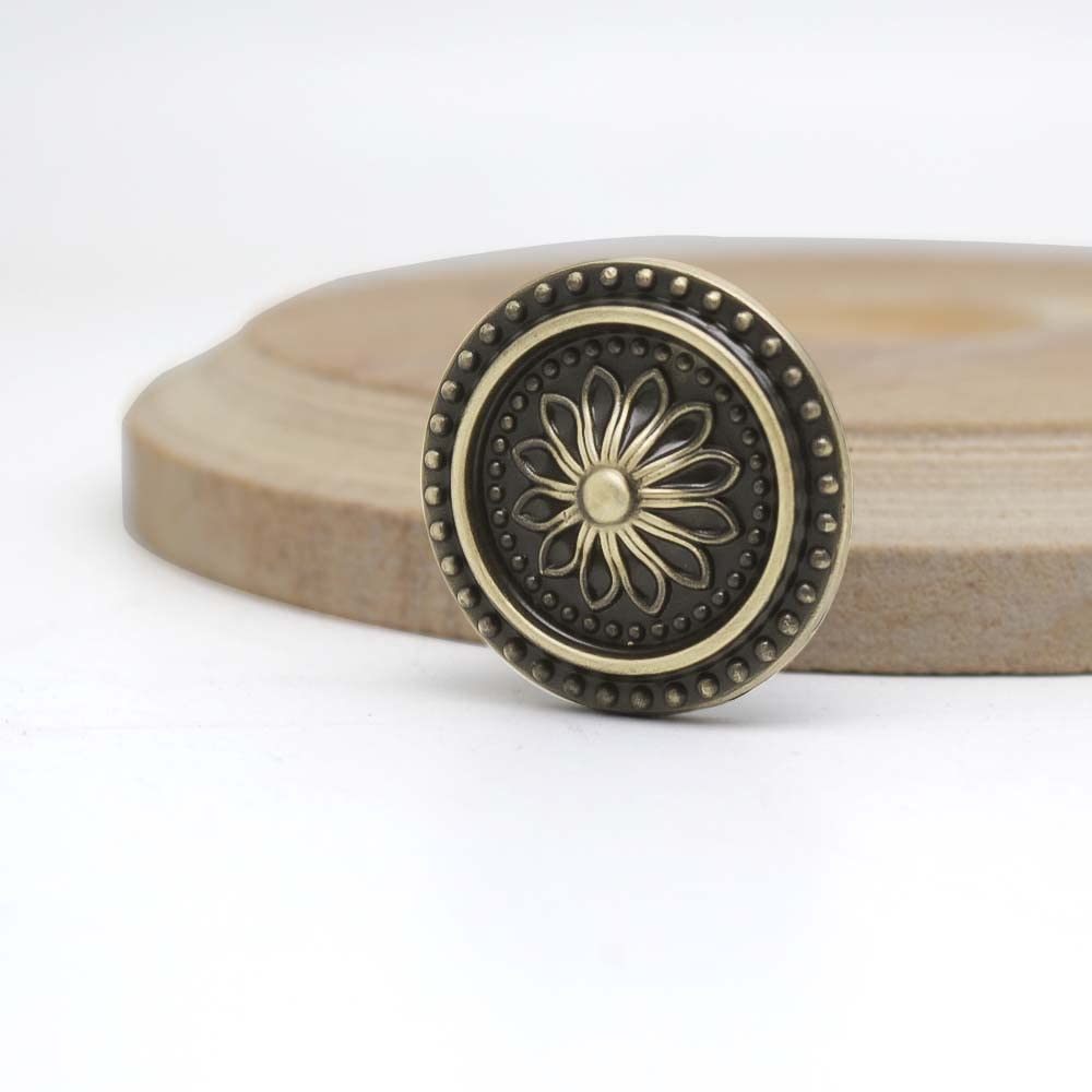 Volo Antique Brass Cabinet Knob/Wardrobe Door Knobs/Cupboard Drawer Pull Handle/Kitchen Drawer Knob (Knob_S-152_Antique), Antique Brass Finish (4)