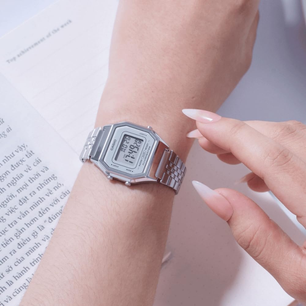 Image secondaire de Casio Montre Femme Digitale avec Bracelet en Acier Inoxydable – LA680WA-7D