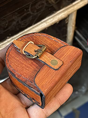 Brújula de latón grabada con estuche de cuero miniatura 3