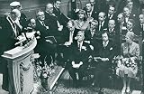 Photo Vintage du 500e Anniversaire de l'université Uppsala. Le Couple Royal a été honoris Les invités à la réception d'anniversaire de Mariage.