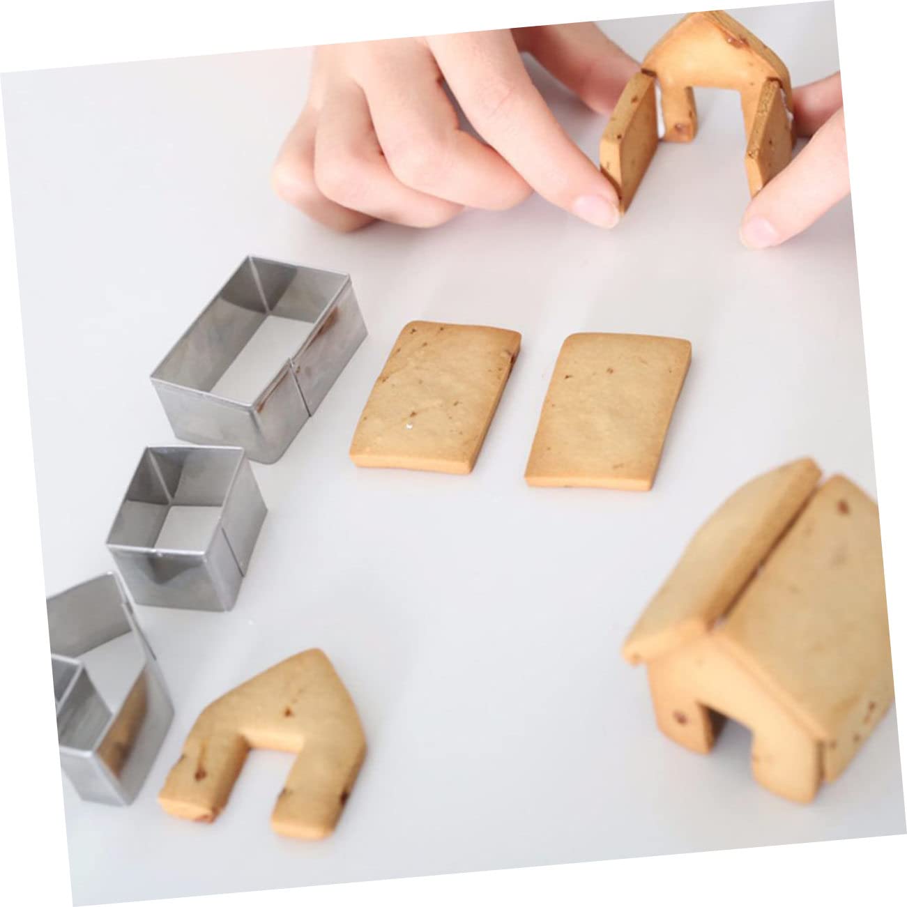 Hohopeti Lot de 15 Sets de Sets de Emporte-pièces Maison Pain D'épice en Acier Inoxydable pour Noël Créatifs pour Découpe Sandwichs et Décoration de Gâteaux Fêtes de Noël