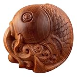 Conception fonctionnelle avec trou de fixation : le trou discrètement intégré vous permet d'enfiler facilement un cordon ou une chaîne, transformant ce pendentif poisson en une breloque portable ou une pièce décorative à suspendre.