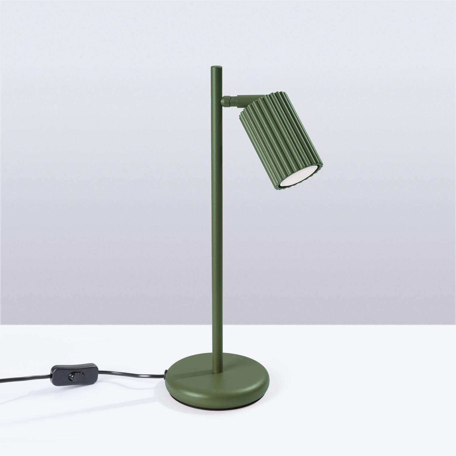 Licht-Erlebnisse Schreibtischlampe Aluminium verstellbar 43 cm hoch Grün für GU10 Modern Kabel Schalter Tischleuchte Leselampe Schreibtisch Büro