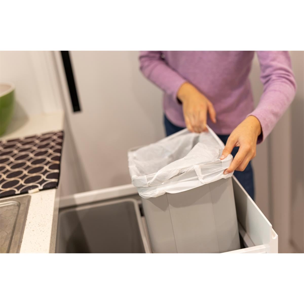 Lot de 300 sacs poubelle avec poignée de transport 25 litres - 30 sacs par rouleau - Résistants à la déchirure et aux liquides - Produit et emballage recyclables, Lot de 10