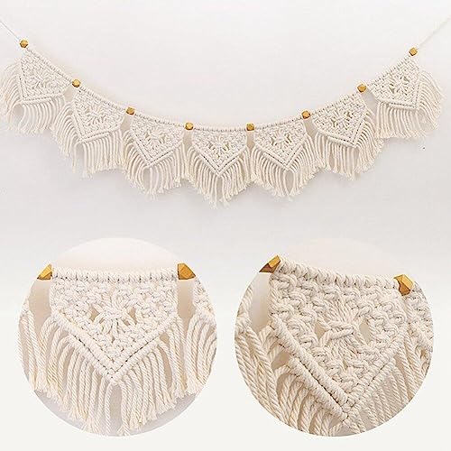 Guirnalda de flecos de macramé que transforma salones con su tejido bohemio 8