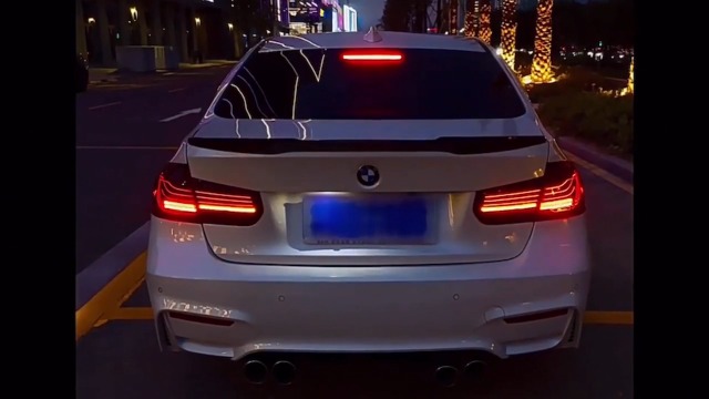 3303 BMW 3シリーズ 3B20 F30 右テールランプ 右テールレンズ