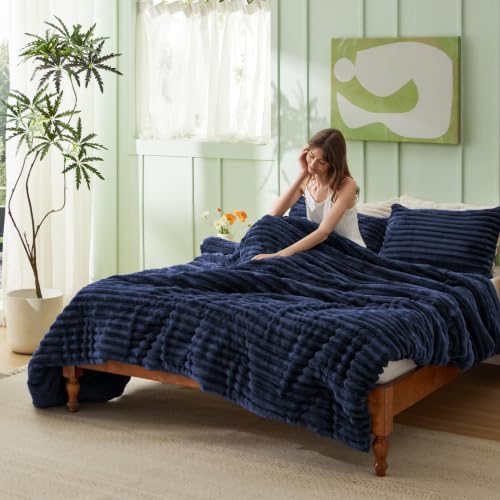 Image of Bedsure King Fluffy Comforter Set - GentleSoft 3 Pieces Luxury Fleece Navy Bedding, Cozy Room Decor Aesthetic, 1 King Bed Comforter (104 inchx90 inch) and 2 Pillowcases (20 inchx36 inch)