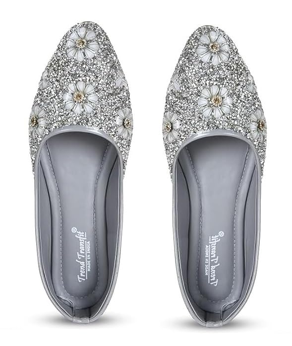 Women's Synthetic Leather Embellished Floral Beads Work Flat Mojari/Jutti for Wedding & Festive
