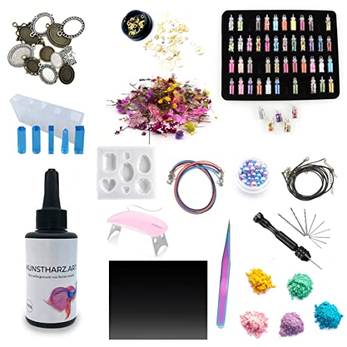 Kunstharz.Art UV Resin Set mit UV Lampe und Farben für Anfänger komplett - mit getrockneten Blumen, Glitzer und Anhänger zum Schmuck herstellen (Mega-Set) Cover