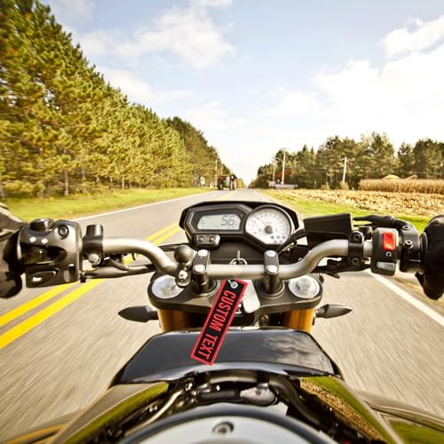DAYAWAN Personalisierte Schlüsselanhänger, doppelseitige bestickte Schlüsseletiketten mit Namen/Nummern-Schlüsselanhängern, individuelle Schlüsselringe für Biker-Freunde-Paare (Black border)