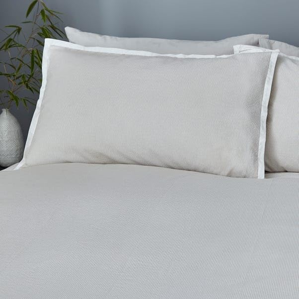 KENSINGTONS LUXURY BEDDING Super King Seersucker Duvet Cover Set including Pillowcases, White - Image 2