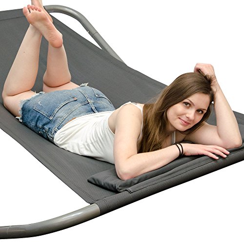 Gartenliege XXL Wippliege Sonnenliege in Grau | Extra groß ca. 200x130x32 cm | robustes Metallgestell | formstabile Bespannung | moderne Relaxliege mit Kopfkissen | Für Innen und Außenbereich - 4
