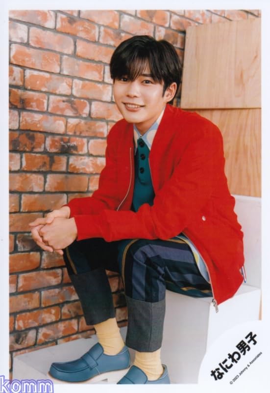 Amazon.co.jp: なにわ男子 公式 生 写真（長尾謙杜）J01821