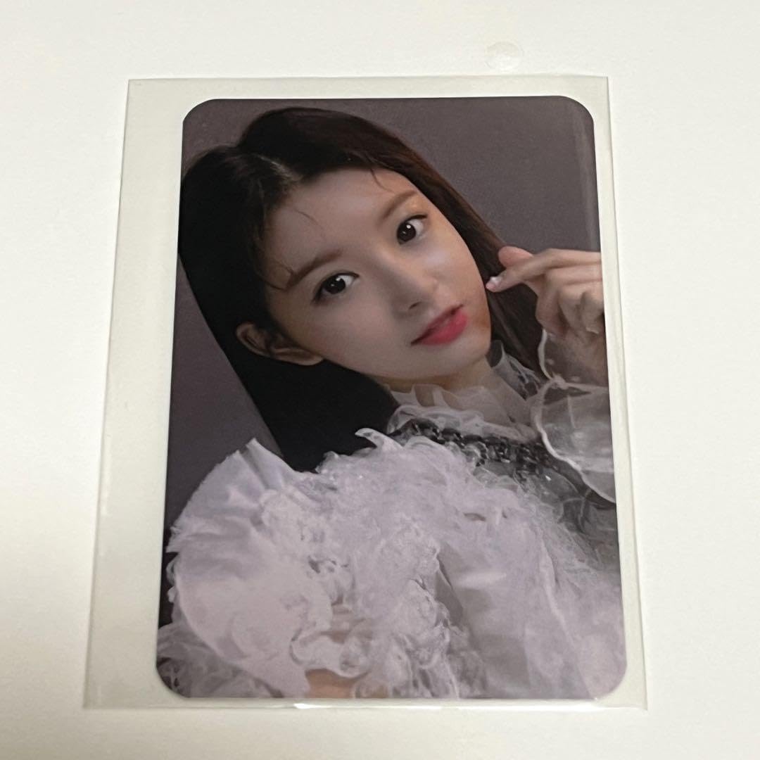 Amazon.co.jp: EVERGLOW エバグロ イロン トレカ : おもちゃ