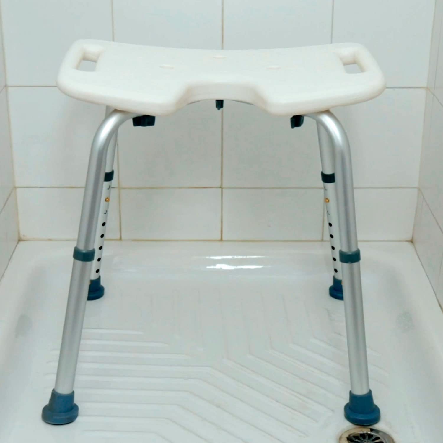Taburete de Baño con Asiento en U y Altura Ajustable