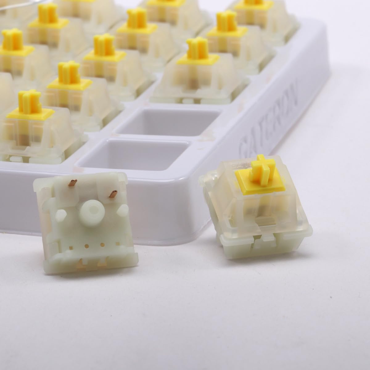 Milky Yellow Pro Switches Linear Pre lubed 5 Pin Switches For Mx Mechanical Gaming Keyboard (35 PCS)