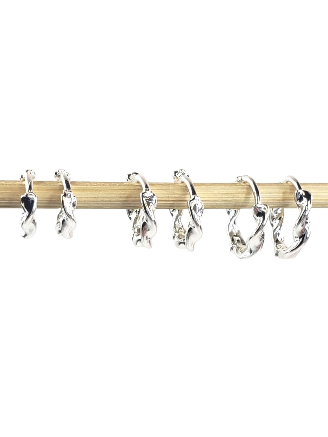 Trio de Brincos de Argolinha Folheado A Prata em promoção! Veja a oferta e mais achadinhos de Bijuterias 5 Hoje é o melhor dia para comprar Trio de Brincos de Argolinha Folheado A Prata com aquele preço maroto! Promoção! Aproveite a oferta! 5