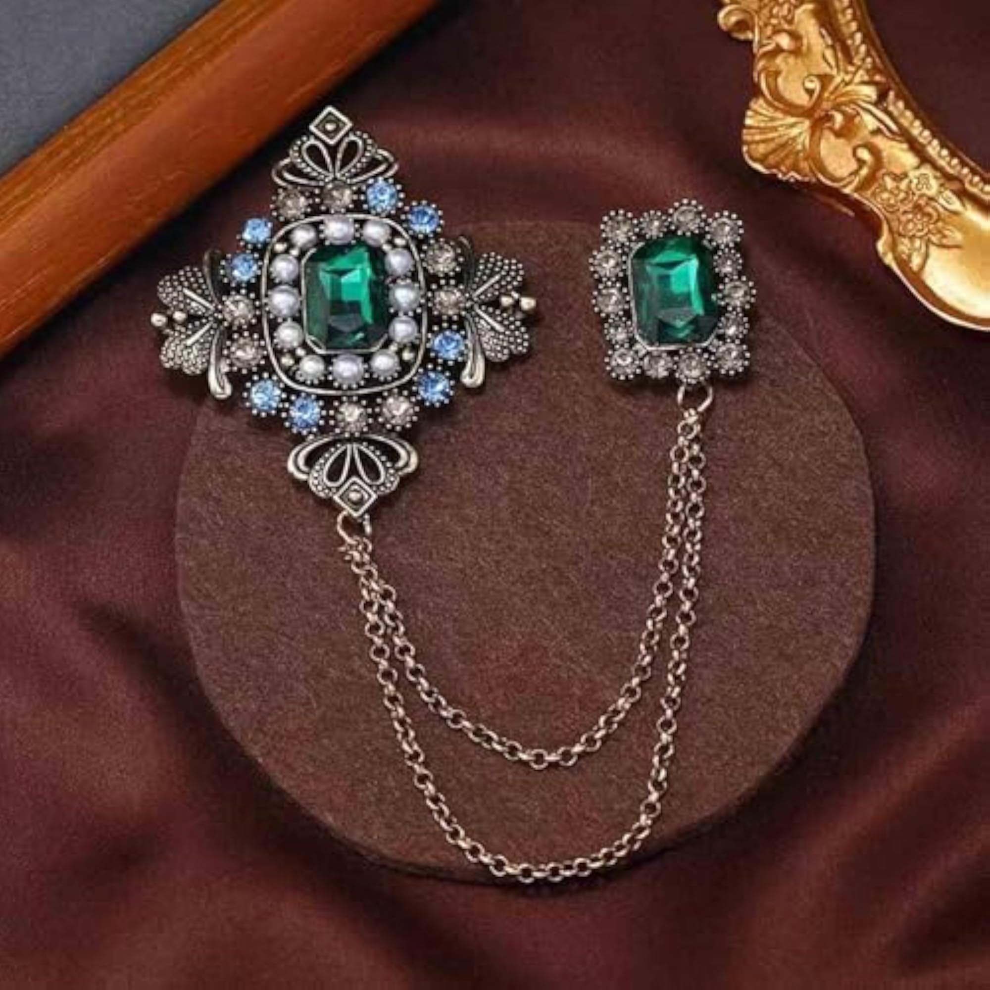 Men's Retro Gold Plated Chain Brooch with Green Crystal