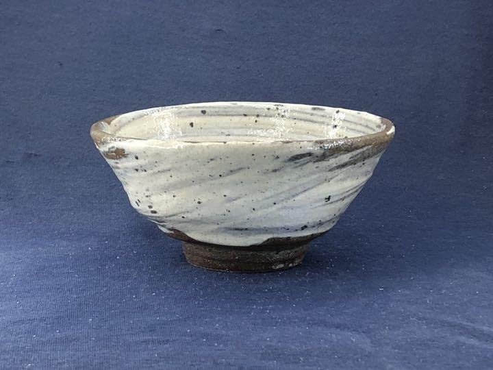 唐津　刷毛目　茶碗　共箱　直径13.7㎝　東な7-0215① 唐津刷毛目茶碗共箱直径13.7㎝東な7-0215①