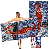 Cet ensemble de bain et piscine Spiderman comprend 1 serviette en microfibre mesurant 101,6 x 182,9 cm lorsqu'elle est entièrement ouverte et représente des illustrations colorées de Spiderman.