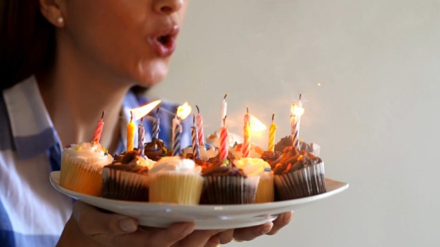 Image of Cwise 280-Count Birthday Candles Bulk Pack with Holders - Spiral Cake & Cupcake Candles - Multicolor Slim Party Candles - Colorful Cake Decorations