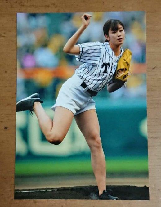 Amazon.co.jp: 神スイング 稲村亜美 始球式 No11 ホビーグッズ